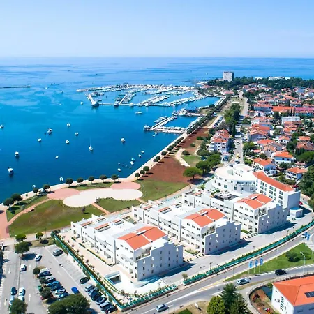 Superior Seaview Apt. With Pool Umag