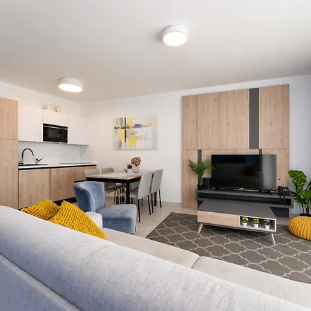 Superior Seaview Apt. With Pool Apartmán