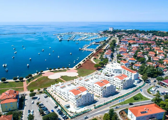 Superior Seaview Apt. With Pool Umag