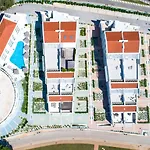 Apartment Superior Seaview Apt. With Pool