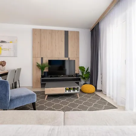 Superior Seaview Apt. With Pool Апартаменты *