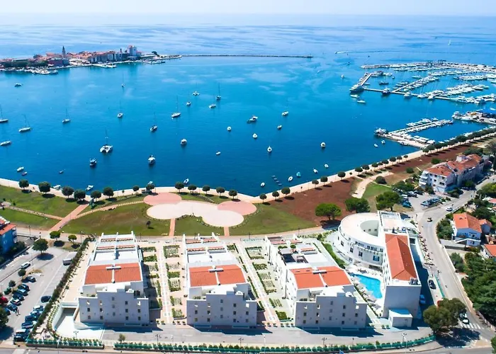 Superior Seaview Apt. With Pool 아파트