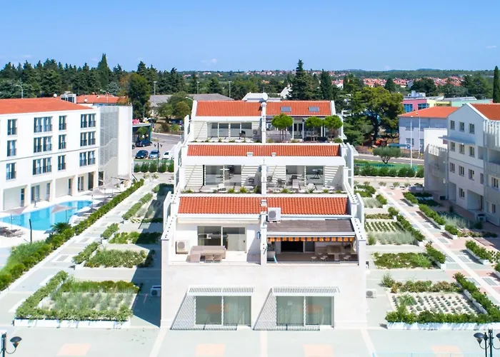 Superior Seaview Apt. With Pool *