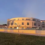 Superior Seaview Apt. With Pool