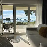 Superior Seaview Apt. With Pool * Umag