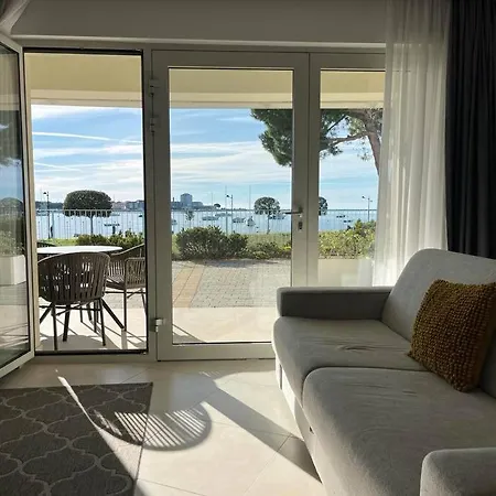 Superior Seaview Apt. With Pool * Умаг