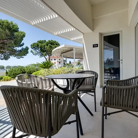 Апартаменты Superior Seaview Apt. With Pool *
