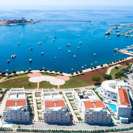 Superior Seaview Apt. With Pool Апартаменты