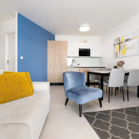 Апартаменты Superior Seaview Apt. With Pool *
